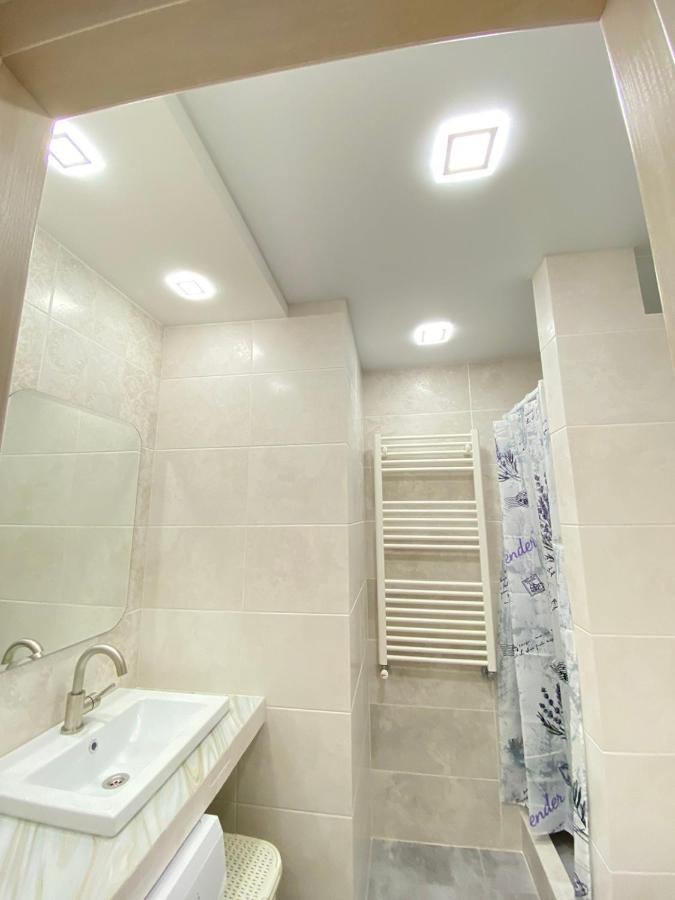 Suite Mira Avenue Center Двухкомнатная Квартира В Центре Возле Тц Цум TTchernihiv Extérieur photo