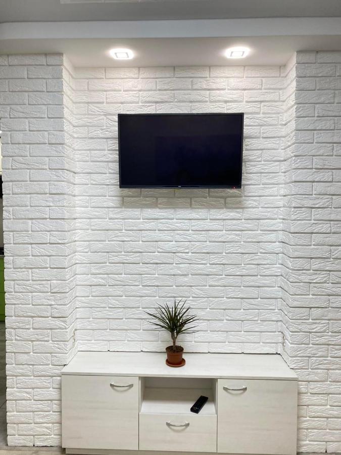 Suite Mira Avenue Center Двухкомнатная Квартира В Центре Возле Тц Цум TTchernihiv Extérieur photo